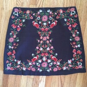 Embroidered mini-ish skirt